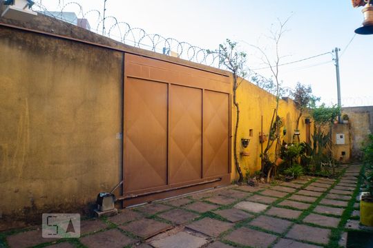 Garagem de casa para alugar com 4 quartos, 290m² em Santa Lúcia, Belo Horizonte