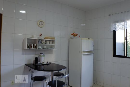 Cozinha de casa para alugar com 4 quartos, 290m² em Santa Lúcia, Belo Horizonte