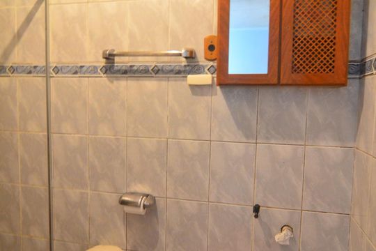 Casa 1 - Banheiro suíte de casa à venda com 6 quartos, 250m² em Mathias Velho, Canoas