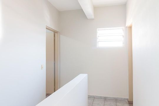Corredor de casa à venda com 4 quartos, 160m² em Jardim Testae, Guarulhos