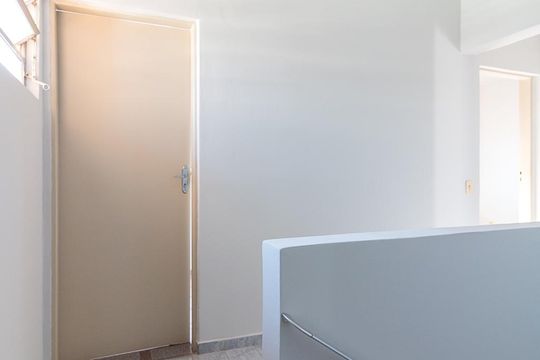 Corredor de casa à venda com 4 quartos, 160m² em Jardim Testae, Guarulhos