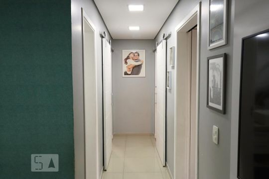 Corredor de apartamento para alugar com 3 quartos, 105m² em Vila Bocaina, Mauá
