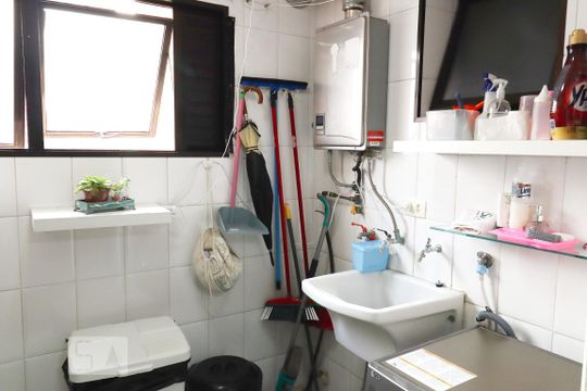 Área de Serviço de apartamento para alugar com 3 quartos, 105m² em Vila Bocaina, Mauá