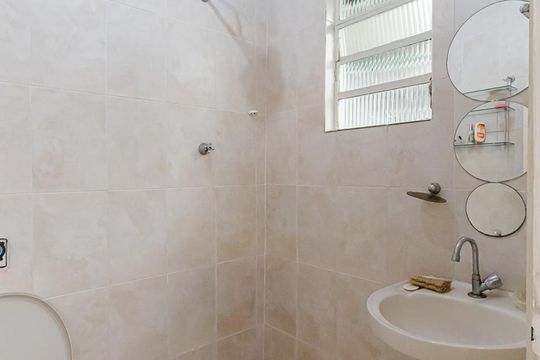 Banheiro de casa para alugar com 1 quarto, 60m² em Vila Gumercindo, São Paulo