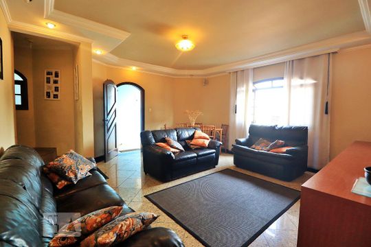 Sala de casa para alugar com 3 quartos, 224m² em Vila Camilópolis, Santo André