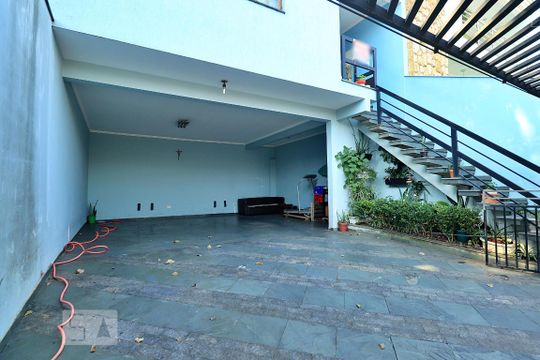 Garagem de casa para alugar com 3 quartos, 224m² em Vila Camilópolis, Santo André