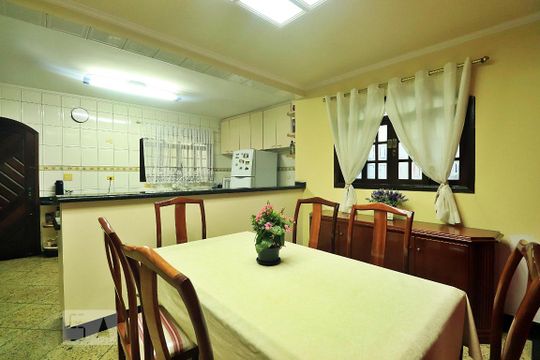 Cozinha de casa para alugar com 3 quartos, 224m² em Vila Camilópolis, Santo André
