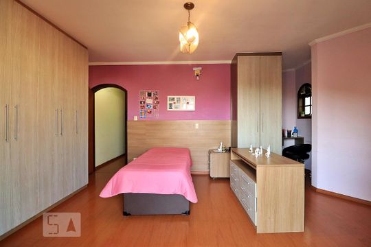 Suíte de casa para alugar com 3 quartos, 224m² em Vila Camilópolis, Santo André