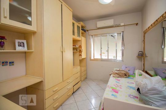 Quarto 1 de casa para alugar com 4 quartos, 390m² em Jardim Floresta, Porto Alegre