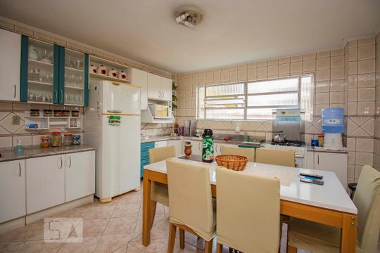 Cozinha  de casa para alugar com 4 quartos, 390m² em Jardim Floresta, Porto Alegre