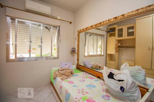 Quarto 1 de casa para alugar com 4 quartos, 390m² em Jardim Floresta, Porto Alegre