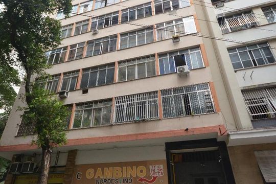 Fachada do Prédio de kitnet/studio à venda com 1 quarto, 40m² em Centro, Rio de Janeiro