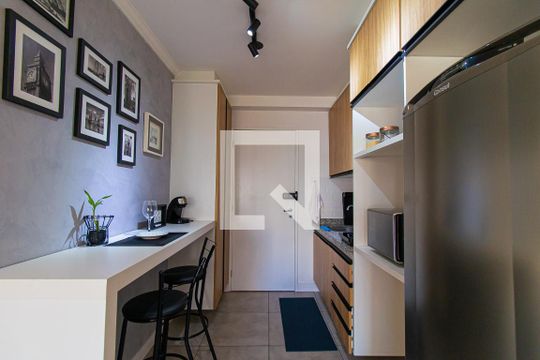 Cozinha de kitnet/studio para alugar com 1 quarto, 25m² em Consolação, São Paulo