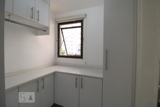 Área de serviço de apartamento para alugar com 3 quartos, 120m² em Perdizes, São Paulo