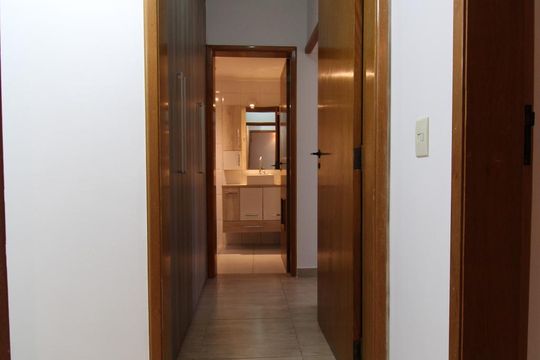 Detalhe da sala - Corredor de apartamento para alugar com 3 quartos, 120m² em Perdizes, São Paulo
