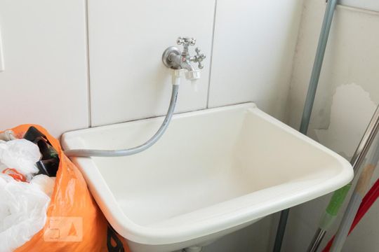 Área de serviço - Detalhe de apartamento para alugar com 2 quartos, 55m² em Conjunto Residencial Trinta E Um de Março, São José dos Campos
