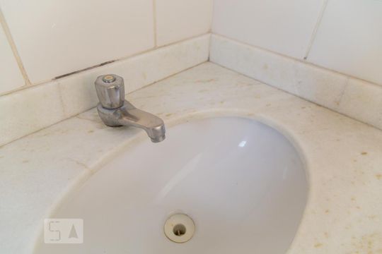 Banheiro - Torneira de apartamento para alugar com 2 quartos, 49m² em Vila Parque Jabaquara, São Paulo