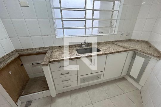 Cozinha de casa à venda com 3 quartos, 150m² em Água Branca, São Paulo
