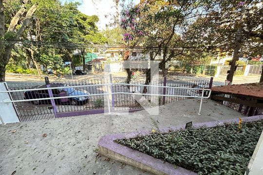 Entrada da casa de casa à venda com 3 quartos, 150m² em Água Branca, São Paulo