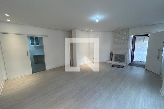 Sala de casa à venda com 3 quartos, 150m² em Água Branca, São Paulo