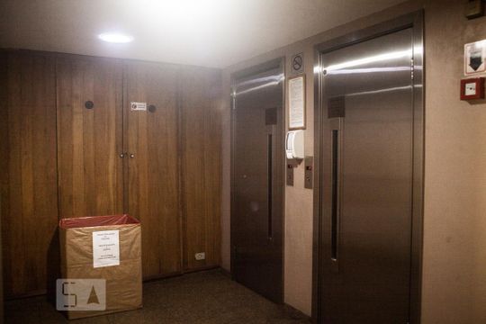 Hall de Entrada de apartamento para alugar com 1 quarto, 50m² em Vila Buarque, São Paulo