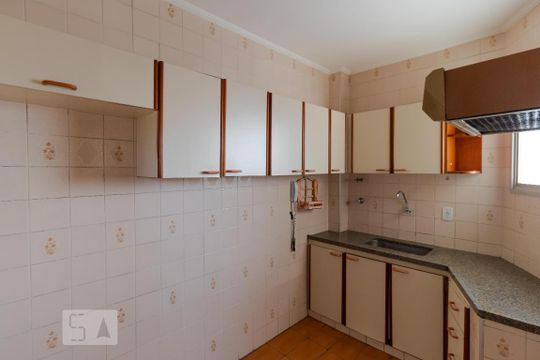 Cozinha de apartamento para alugar com 1 quarto, 55m² em Centro, Campinas