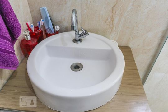 Banheiro de apartamento para alugar com 2 quartos, 47m² em Jardim D’abril, São Paulo