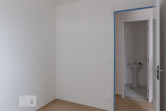 Quarto 2 de apartamento para alugar com 2 quartos, 48m² em Parque Industrial Tomas Edson, São Paulo