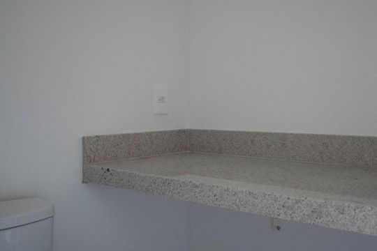 Banheiro de apartamento à venda com 3 quartos, 93m² em Menino Deus, Porto Alegre