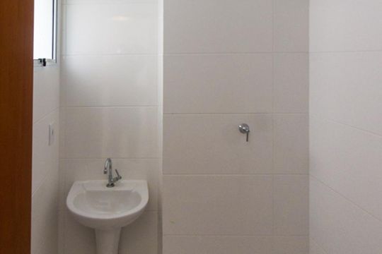 Banheiro de apartamento à venda com 2 quartos, 34m² em Jardim Vila Formosa, São Paulo