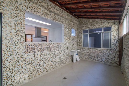 Área de Serviço de apartamento para alugar com 2 quartos, 109m² em Ramos, Rio de Janeiro