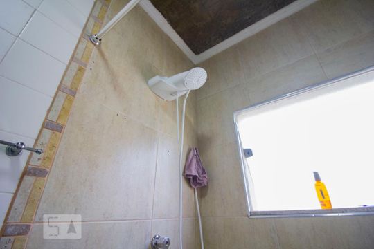 Chuveiro de casa à venda com 4 quartos, 240m² em Jardim Vitória Régia, São Paulo