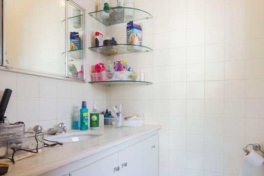 Banheiro da suíte 2 de casa à venda com 4 quartos, 240m² em Jardim Vitória Régia, São Paulo