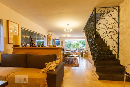 Sala de casa à venda com 4 quartos, 240m² em Jardim Vitória Régia, São Paulo