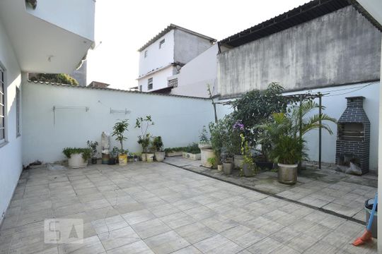 Quintal Fundos de apartamento à venda com 3 quartos, 390m² em Taquara, Rio de Janeiro