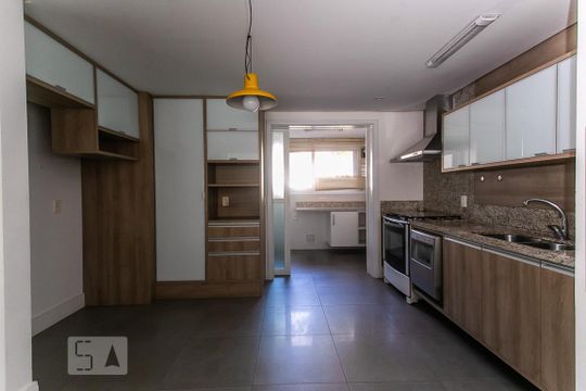 Cozinha de apartamento à venda com 3 quartos, 189m² em Cristal, Porto Alegre