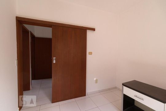 Quarto 2 de apartamento para alugar com 2 quartos, 58m² em Marechal Rondon, Canoas