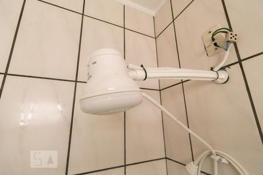 Banheiro de apartamento para alugar com 2 quartos, 58m² em Marechal Rondon, Canoas