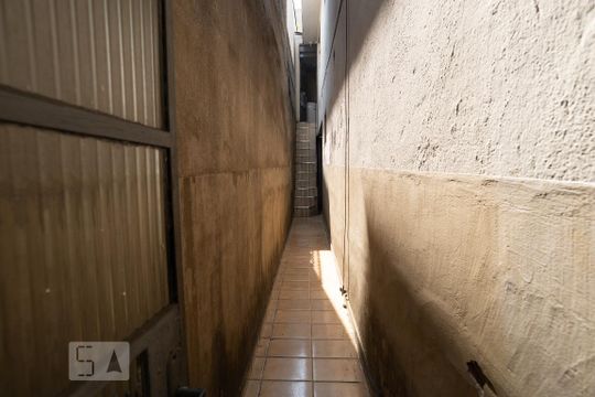 Corredor de casa à venda com 3 quartos, 150m² em Vila Ema, São Paulo