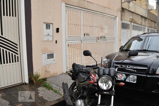 Fachada de casa à venda com 2 quartos, 130m² em Vila Santa Teresa, São Paulo