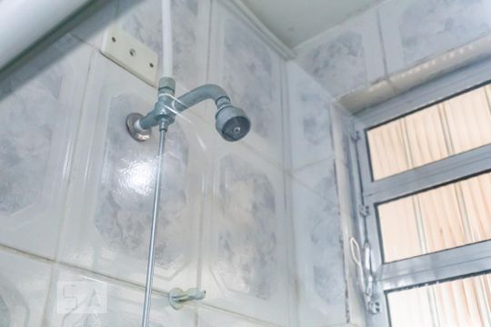 Chuveiro de casa à venda com 3 quartos, 146m² em Jardim das Flores, Osasco