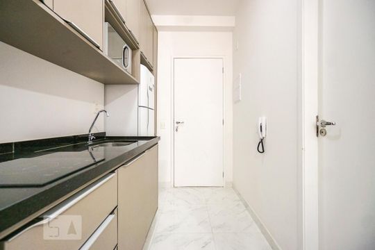 Cozinha de kitnet/studio para alugar com 1 quarto, 24m² em Tatuapé, São Paulo
