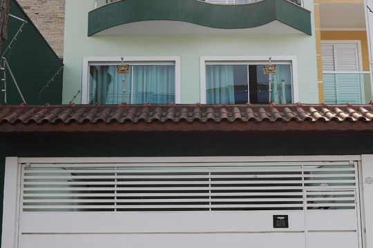 Fachada de casa à venda com 4 quartos, 244m² em Nova Petrópolis, São Bernardo do Campo
