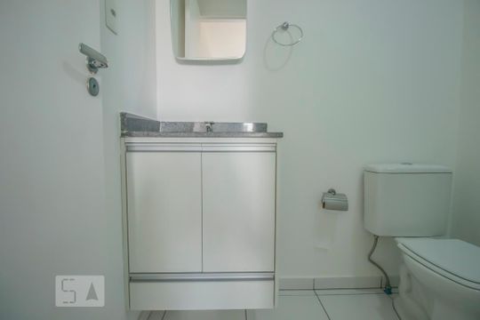 Banheiro da Suíte de apartamento para alugar com 1 quarto, 43m² em Vila Guarani (z Sul), São Paulo