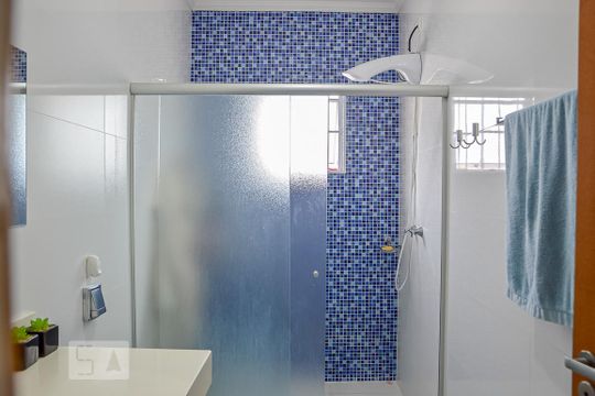 Banheiro de casa à venda com 4 quartos, 224m² em Independência, São Bernardo do Campo