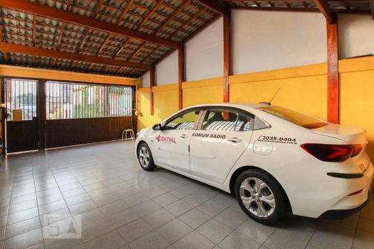 Garagem de casa à venda com 3 quartos, 320m² em Jardim Consorcio, São Paulo