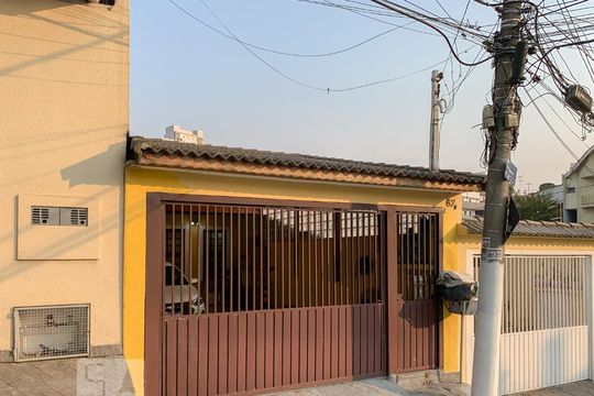 Fachada de casa à venda com 3 quartos, 320m² em Jardim Consorcio, São Paulo