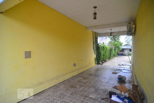 Garagem de casa à venda com 5 quartos, 176m² em Niterói, Canoas