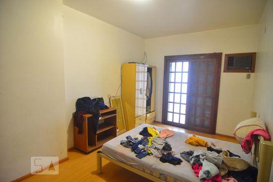Quarta 2 de casa à venda com 5 quartos, 176m² em Niterói, Canoas