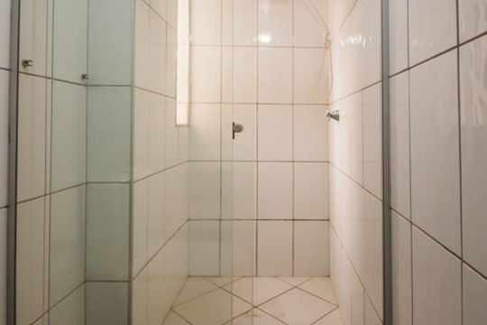 Banheiro de apartamento à venda com 1 quarto, 40m² em Centro, Campinas